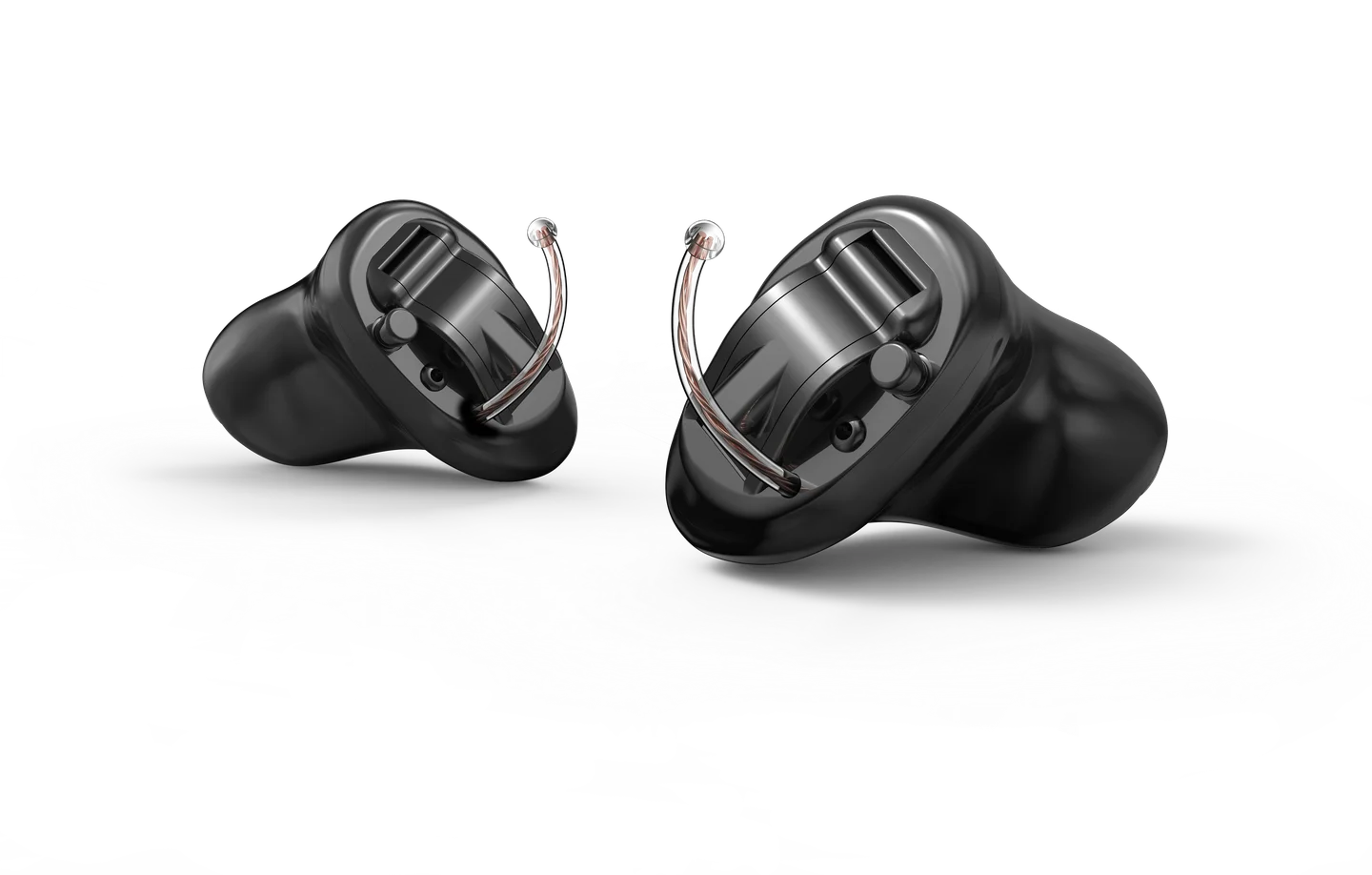 Hörakustiker-Meister Manuel Max bei der Beratung